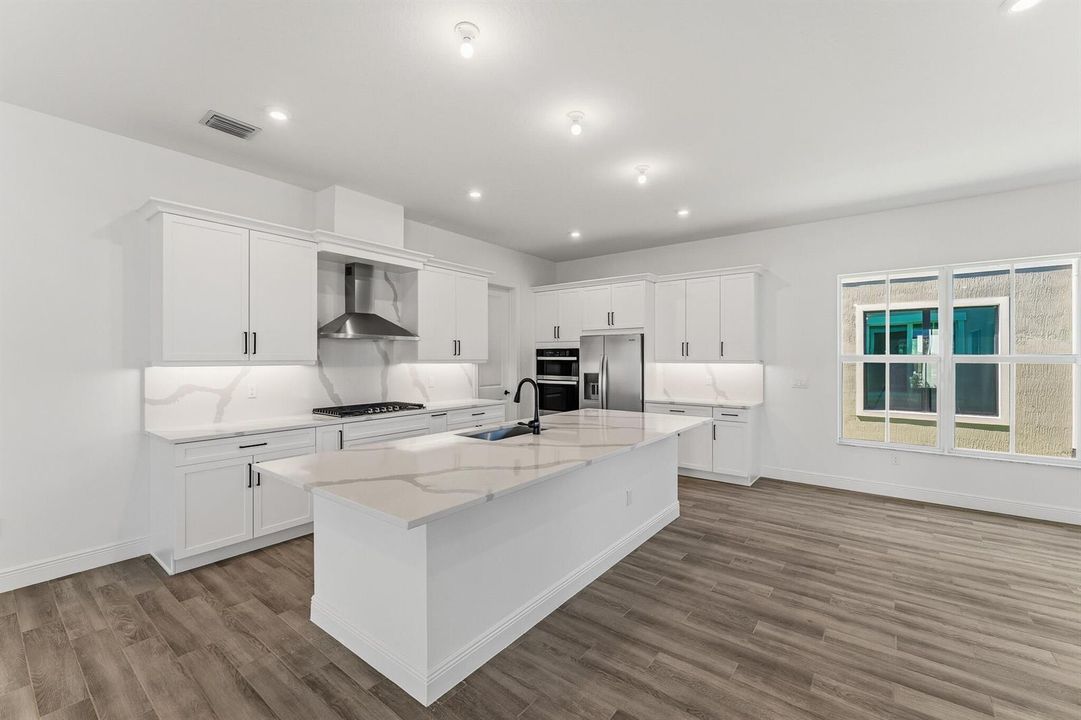US_SEF_BELLIS_LOT 180_KITCHEN 2