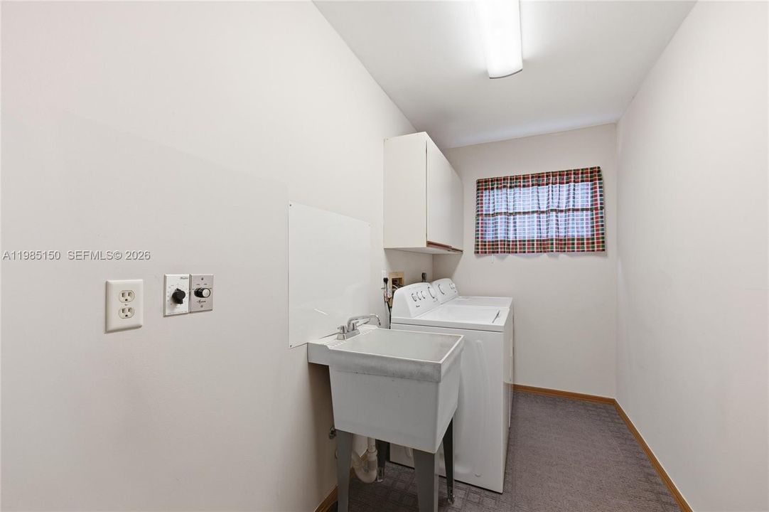 En Venta: $414,900 (2 camas, 2 baños, 2161 Pies cuadrados)