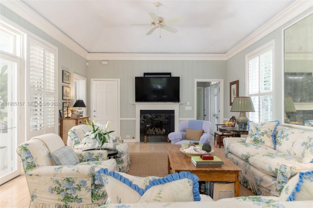 Vendido Recientemente: $6,275,000 (4 camas, 4 baños, 2980 Pies cuadrados)
