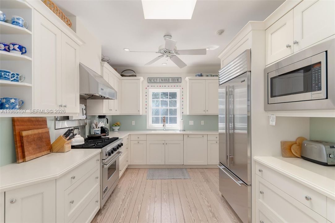 Vendido Recientemente: $6,275,000 (4 camas, 4 baños, 2980 Pies cuadrados)