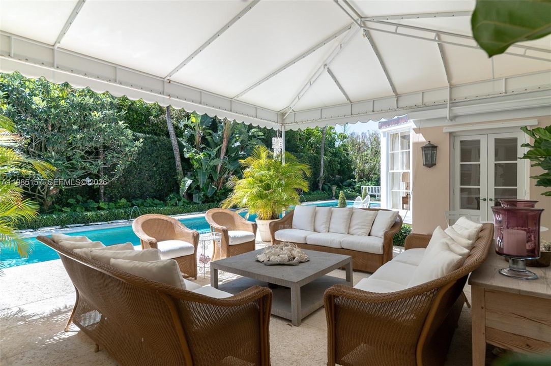 Vendido Recientemente: $6,275,000 (4 camas, 4 baños, 2980 Pies cuadrados)