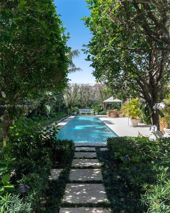 Vendido Recientemente: $6,275,000 (4 camas, 4 baños, 2980 Pies cuadrados)