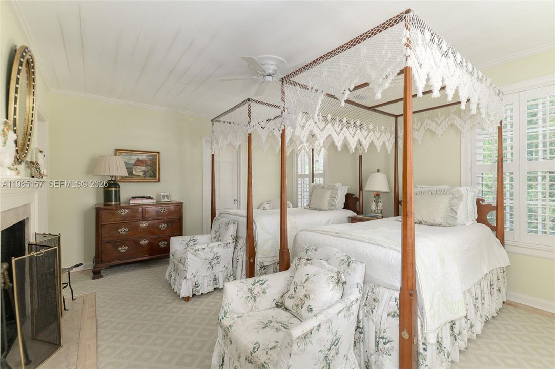 Vendido Recientemente: $6,275,000 (4 camas, 4 baños, 2980 Pies cuadrados)