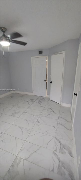 Activo con contrato: $2,350 (2 camas, 2 baños, 1065 Pies cuadrados)