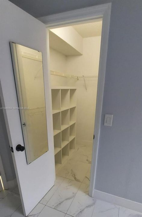 Activo con contrato: $2,350 (2 camas, 2 baños, 1065 Pies cuadrados)