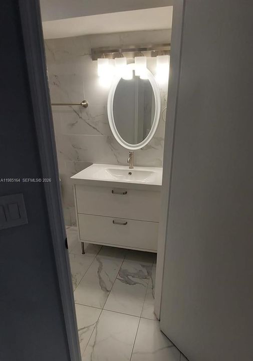 Activo con contrato: $2,350 (2 camas, 2 baños, 1065 Pies cuadrados)
