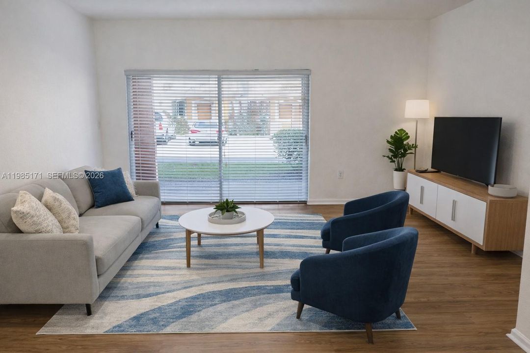 Active With Contract: $295,000 (2 beds, 2 baths, 1140 Square Feet)
