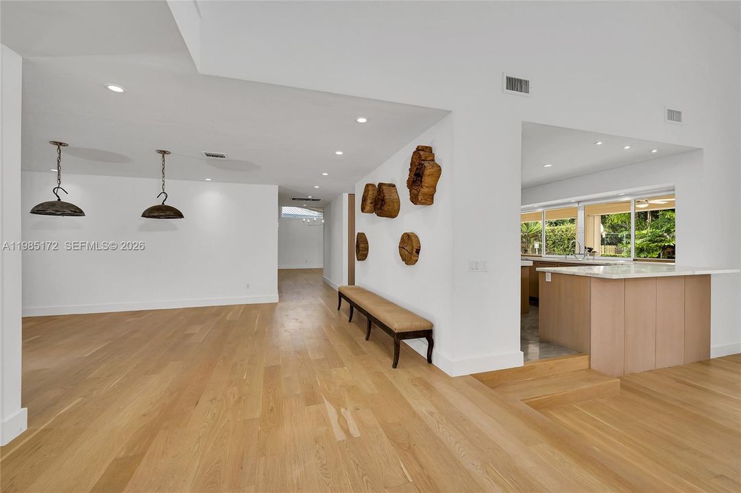 Active With Contract: $2,499,000 (5 beds, 3 baths, 3872 Square Feet)