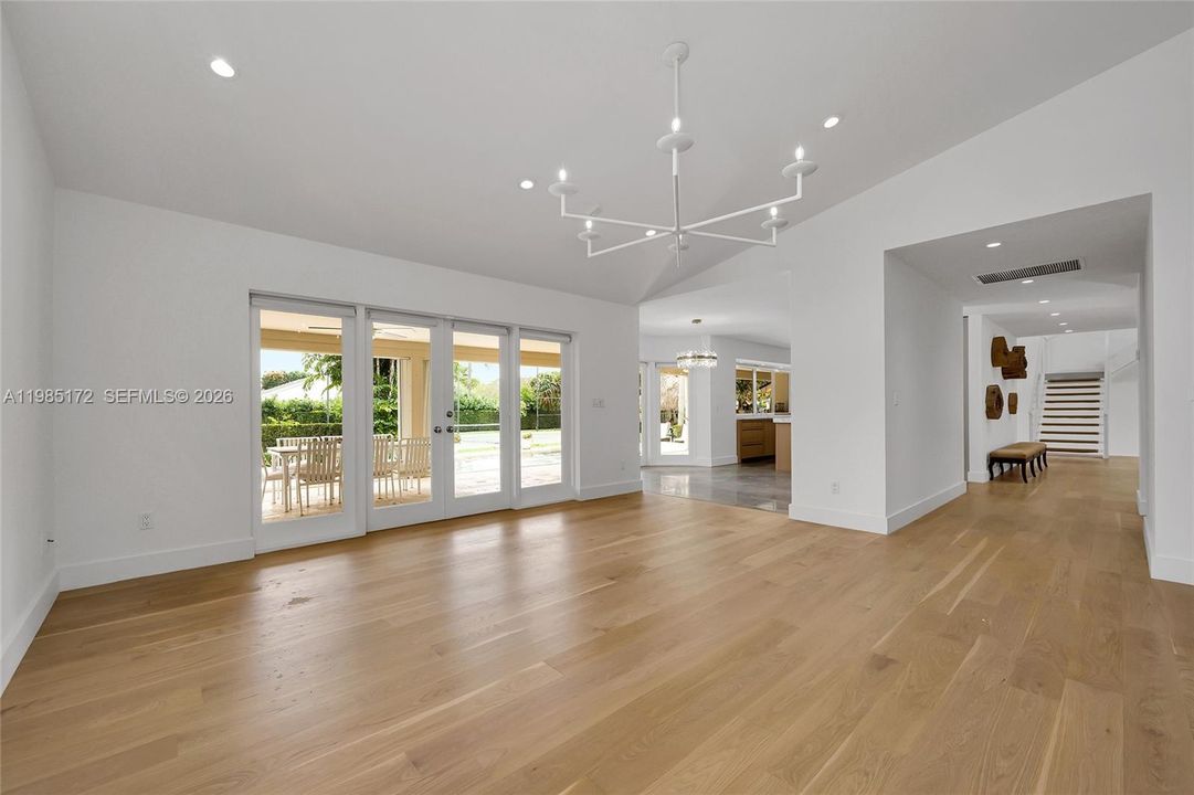 Active With Contract: $2,499,000 (5 beds, 3 baths, 3872 Square Feet)
