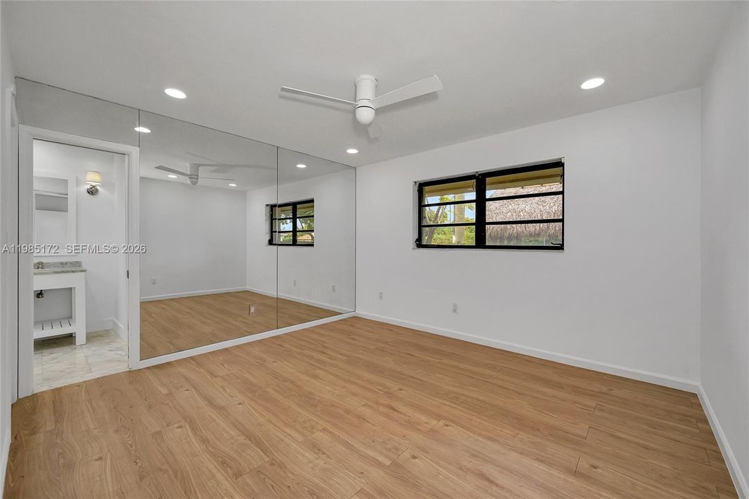 Active With Contract: $2,499,000 (5 beds, 3 baths, 3872 Square Feet)
