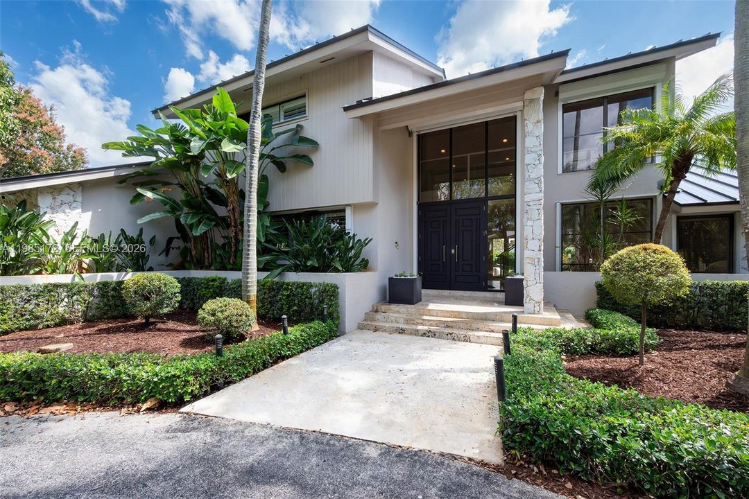 Active With Contract: $2,499,000 (5 beds, 3 baths, 3872 Square Feet)