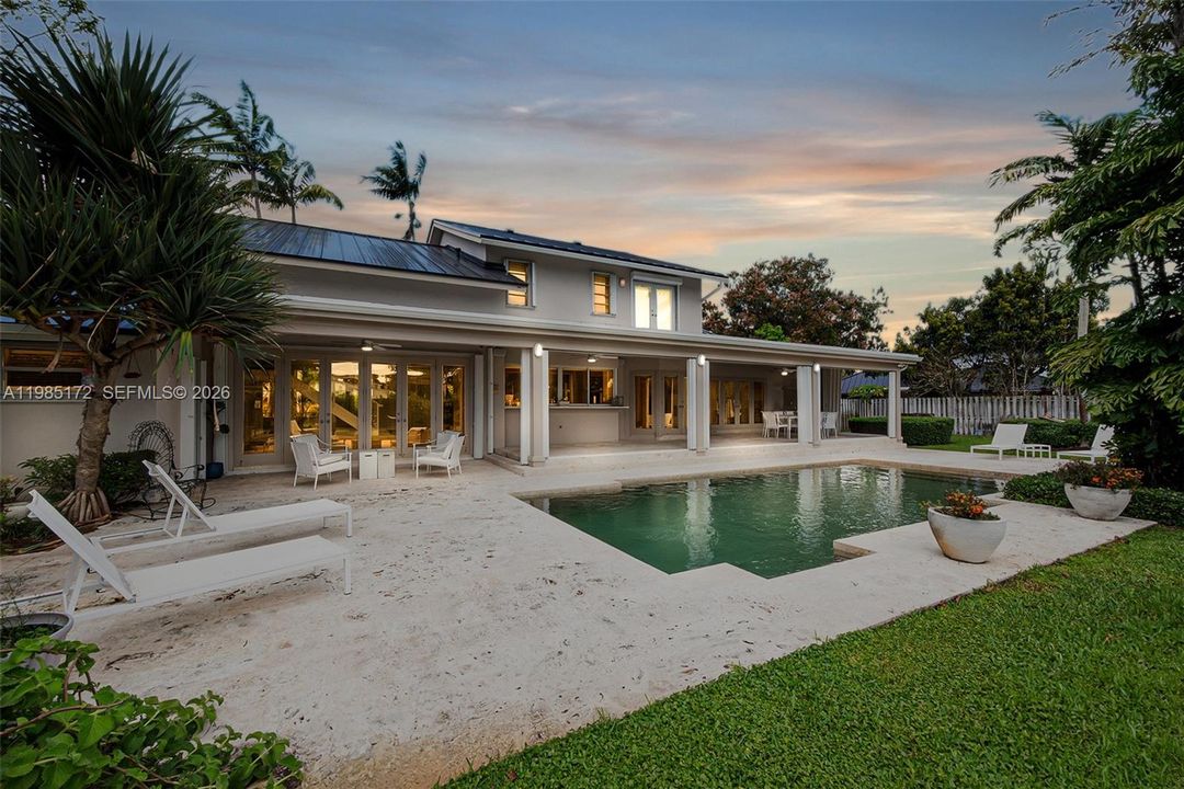 Active With Contract: $2,499,000 (5 beds, 3 baths, 3872 Square Feet)