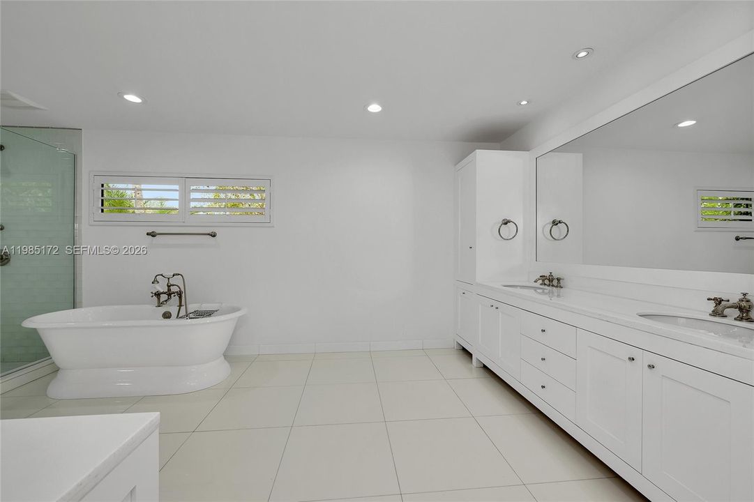 Active With Contract: $2,499,000 (5 beds, 3 baths, 3872 Square Feet)