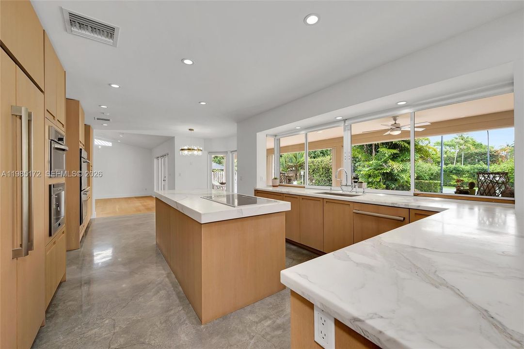 Active With Contract: $2,499,000 (5 beds, 3 baths, 3872 Square Feet)