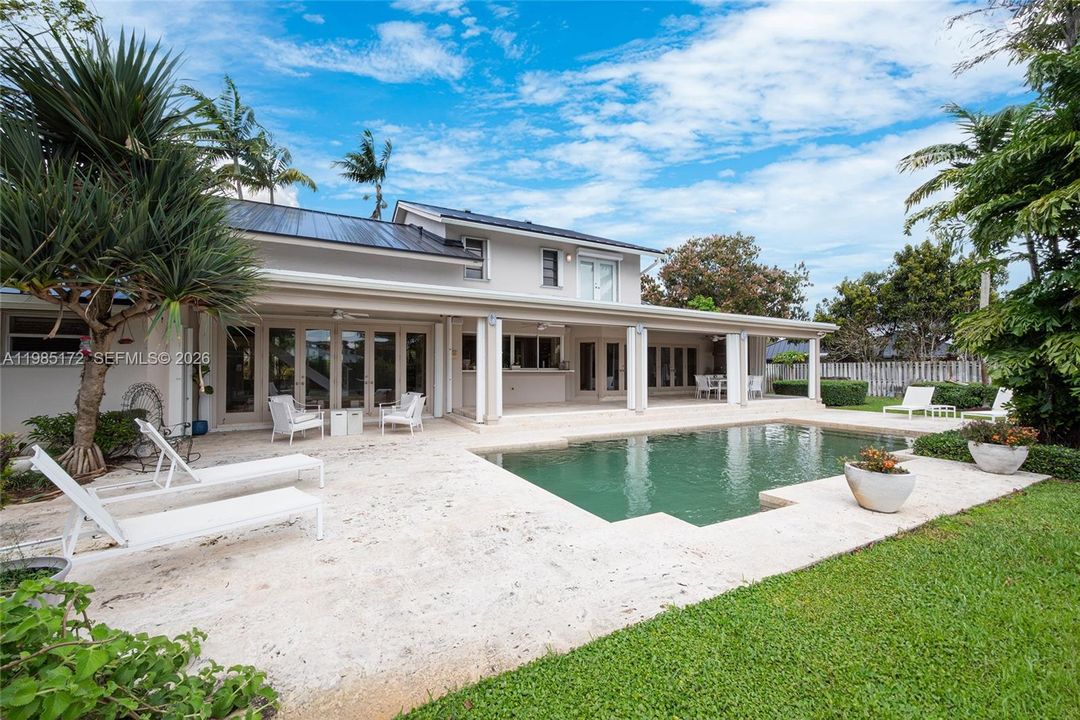 Active With Contract: $2,499,000 (5 beds, 3 baths, 3872 Square Feet)