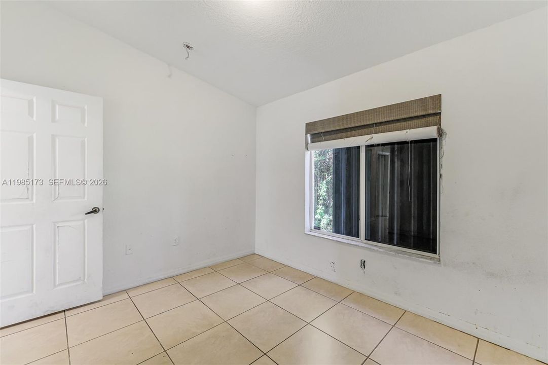 Active With Contract: $264,999 (2 beds, 2 baths, 966 Square Feet)