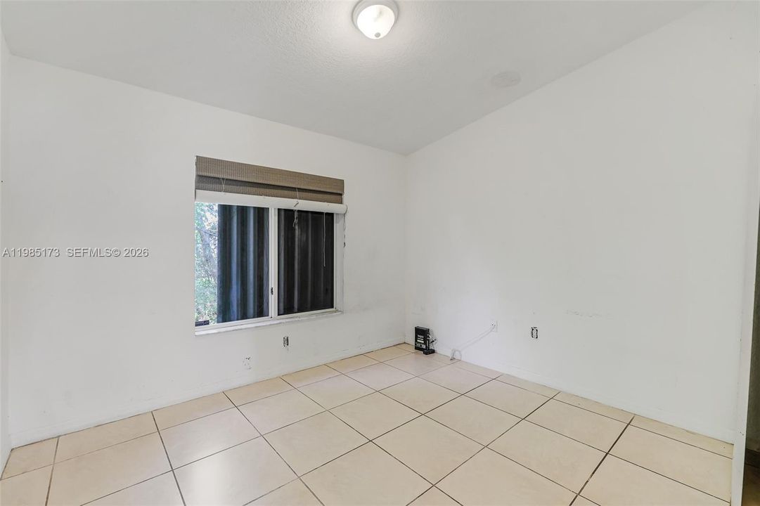Active With Contract: $264,999 (2 beds, 2 baths, 966 Square Feet)