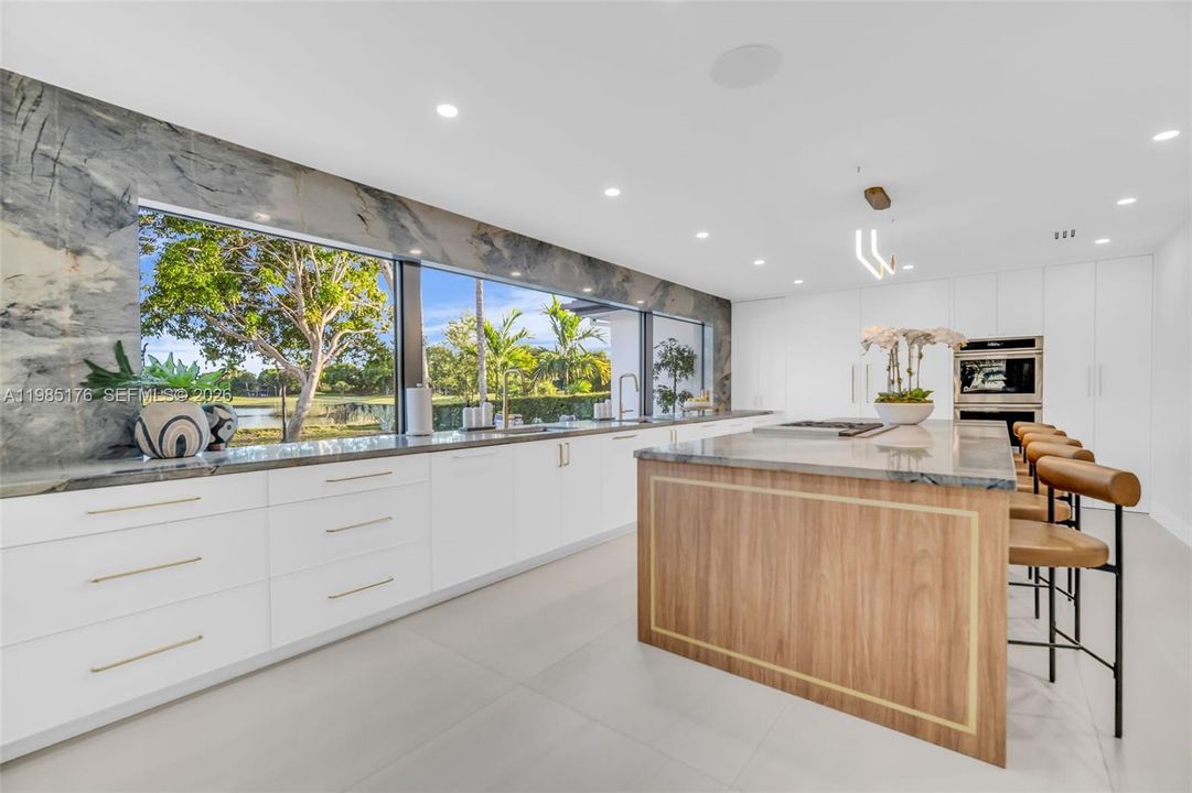 For Sale: $4,650,000 (6 beds, 5 baths, 0 Square Feet)