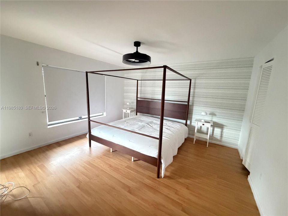 На продажу: $250,000 (2 спален, 2 ванн, 1029 Квадратных фут)