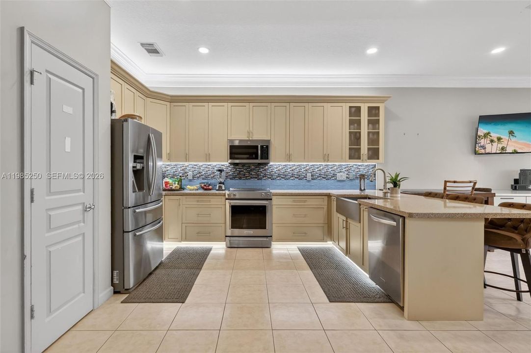 En Venta: $399,000 (3 camas, 2 baños, 1816 Pies cuadrados)