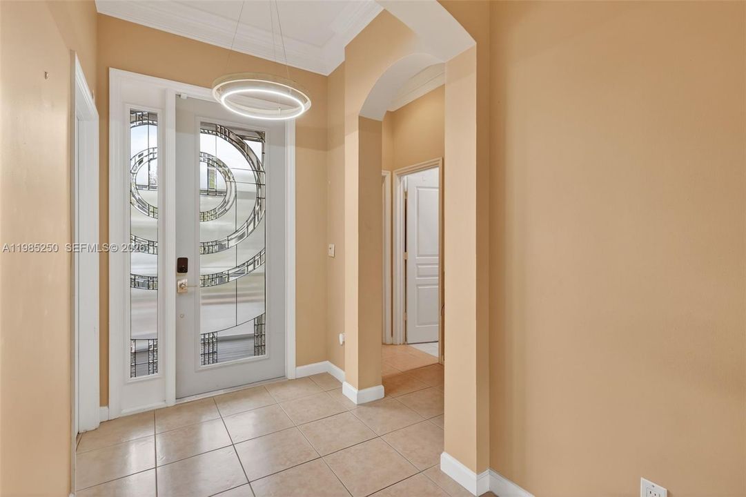 En Venta: $399,000 (3 camas, 2 baños, 1816 Pies cuadrados)