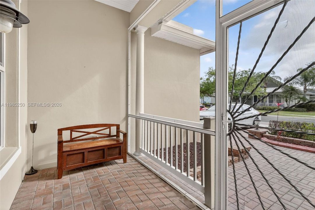 En Venta: $399,000 (3 camas, 2 baños, 1816 Pies cuadrados)