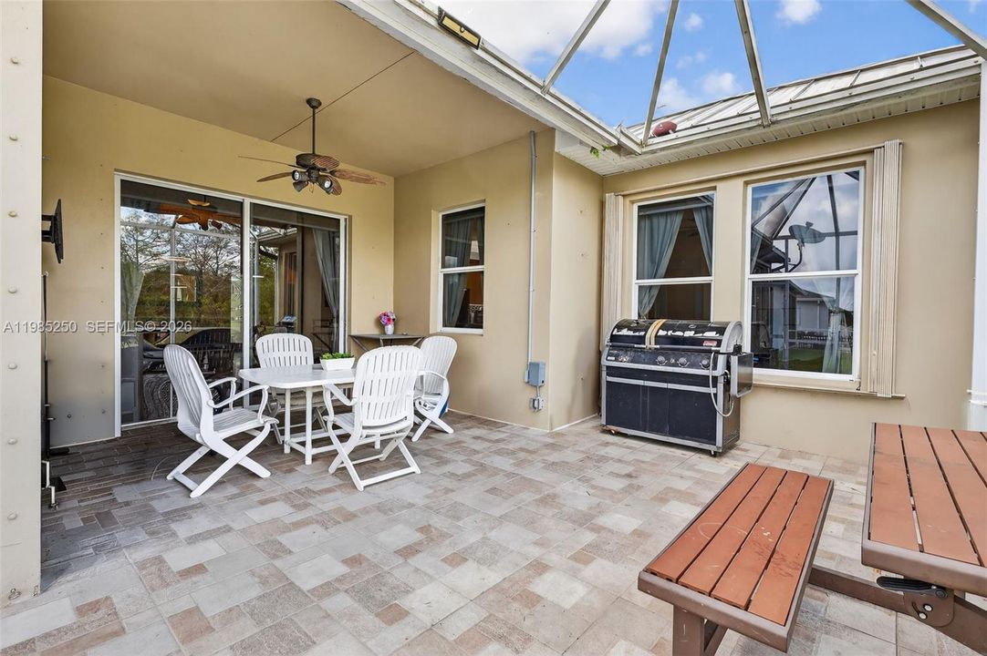 En Venta: $399,000 (3 camas, 2 baños, 1816 Pies cuadrados)