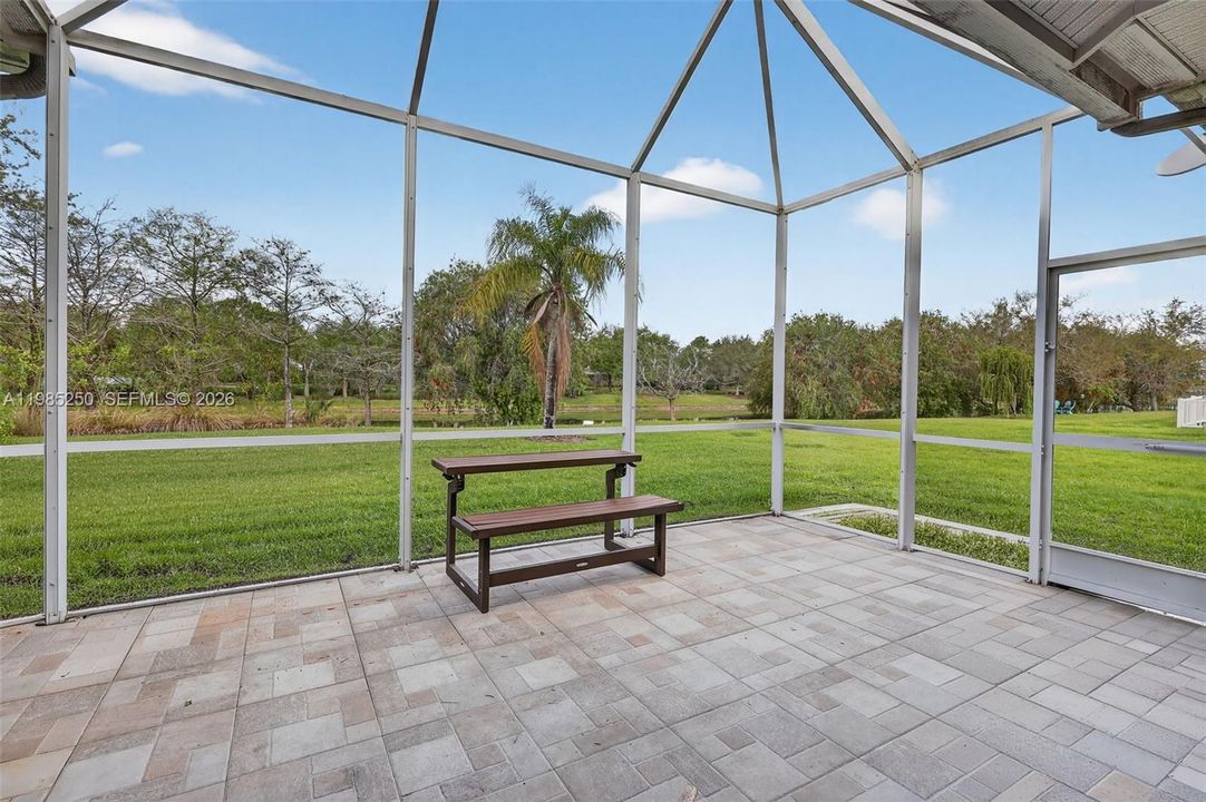 En Venta: $399,000 (3 camas, 2 baños, 1816 Pies cuadrados)
