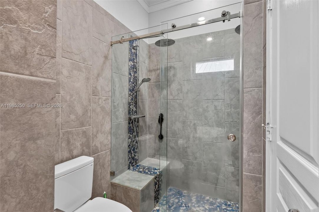 En Venta: $399,000 (3 camas, 2 baños, 1816 Pies cuadrados)