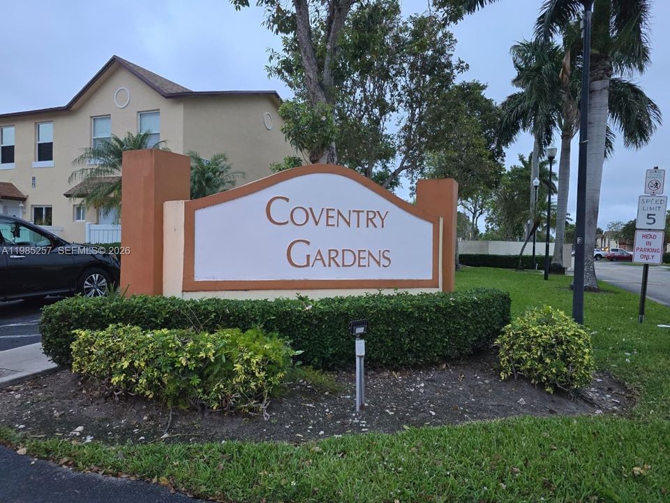 Active With Contract: $270,000 (2 beds, 1 baths, 800 Square Feet)
