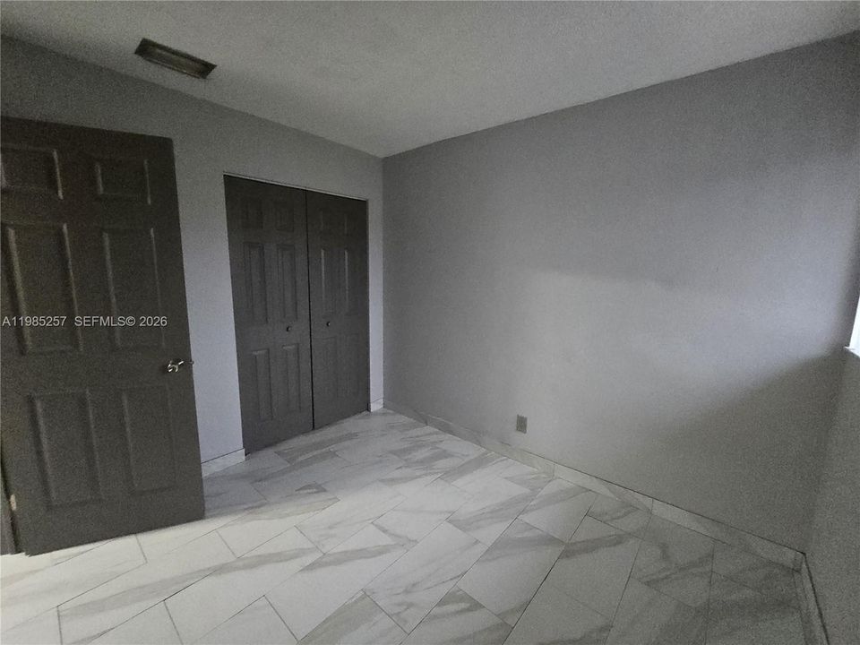 Active With Contract: $270,000 (2 beds, 1 baths, 800 Square Feet)