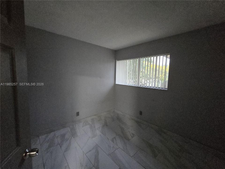Active With Contract: $270,000 (2 beds, 1 baths, 800 Square Feet)