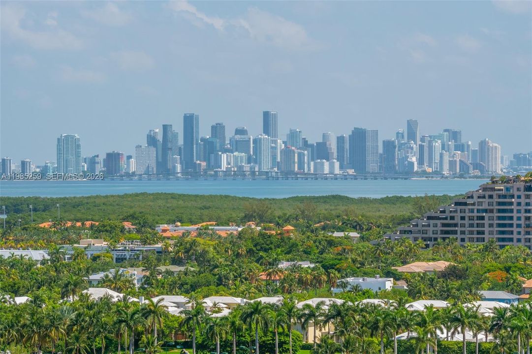 На продажу: $4,550,000 (3 спален, 3 ванн, 2500 Квадратных фут)