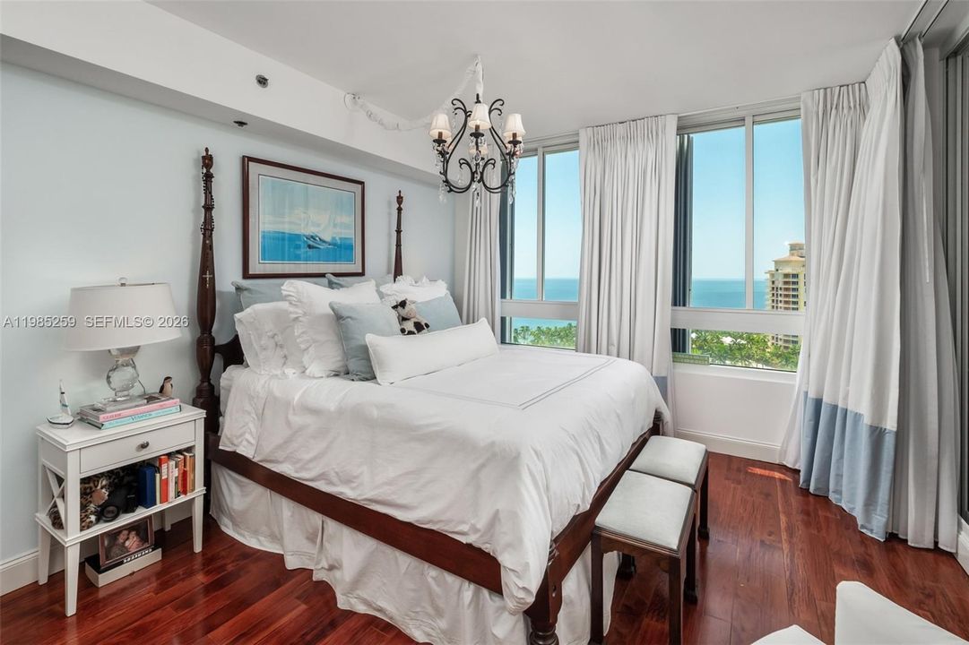 На продажу: $4,550,000 (3 спален, 3 ванн, 2500 Квадратных фут)