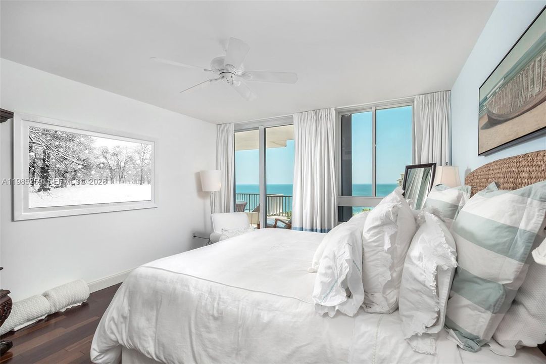 На продажу: $4,550,000 (3 спален, 3 ванн, 2500 Квадратных фут)