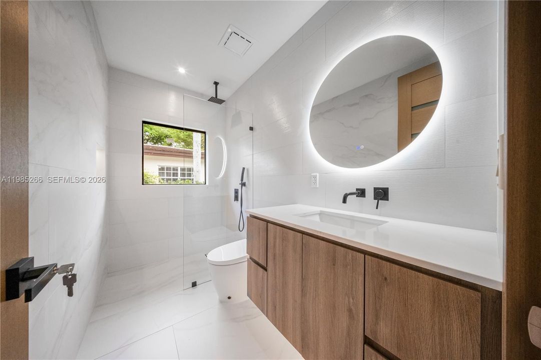 Vendido Recientemente: $1,270,000 (3 camas, 2 baños, 1470 Pies cuadrados)