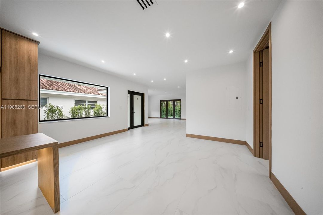 Vendido Recientemente: $1,270,000 (3 camas, 2 baños, 1470 Pies cuadrados)
