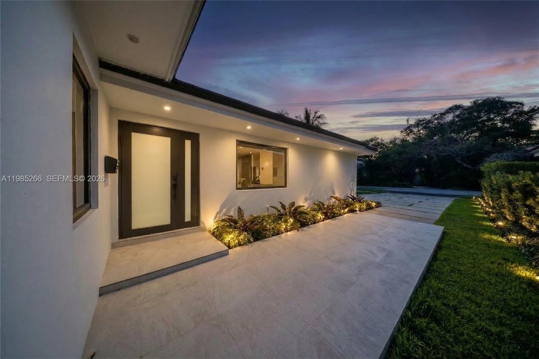 Vendido Recientemente: $1,270,000 (3 camas, 2 baños, 1470 Pies cuadrados)