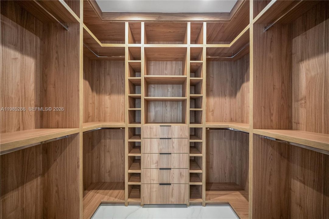 Vendido Recientemente: $1,270,000 (3 camas, 2 baños, 1470 Pies cuadrados)