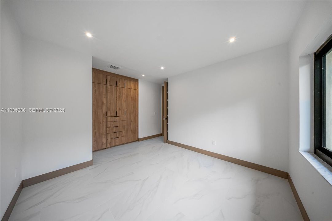 Vendido Recientemente: $1,270,000 (3 camas, 2 baños, 1470 Pies cuadrados)