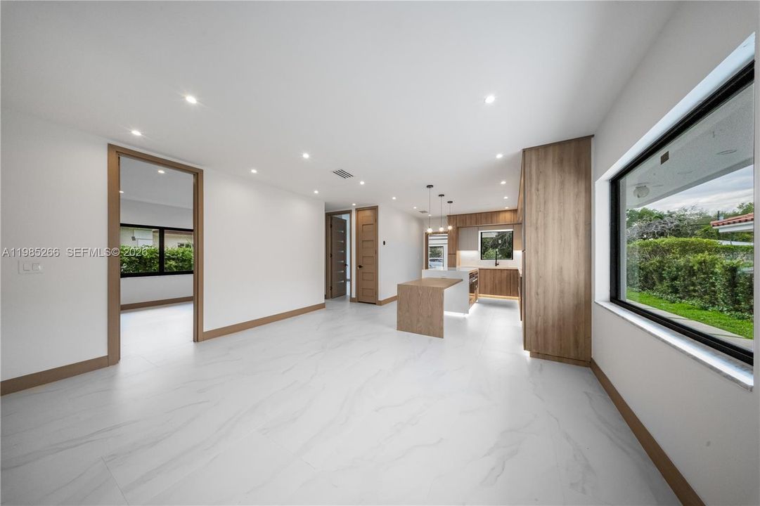 Vendido Recientemente: $1,270,000 (3 camas, 2 baños, 1470 Pies cuadrados)
