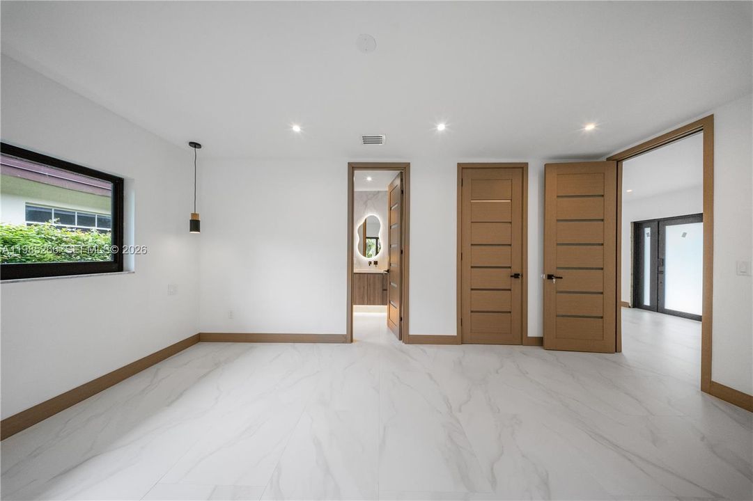Vendido Recientemente: $1,270,000 (3 camas, 2 baños, 1470 Pies cuadrados)