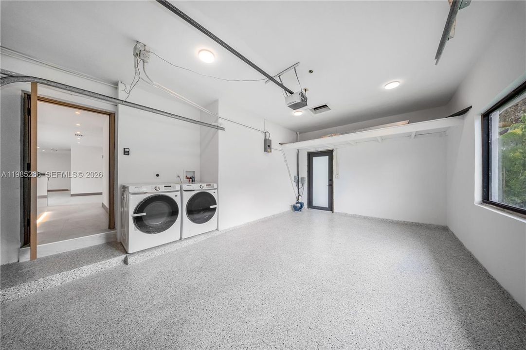 Vendido Recientemente: $1,270,000 (3 camas, 2 baños, 1470 Pies cuadrados)