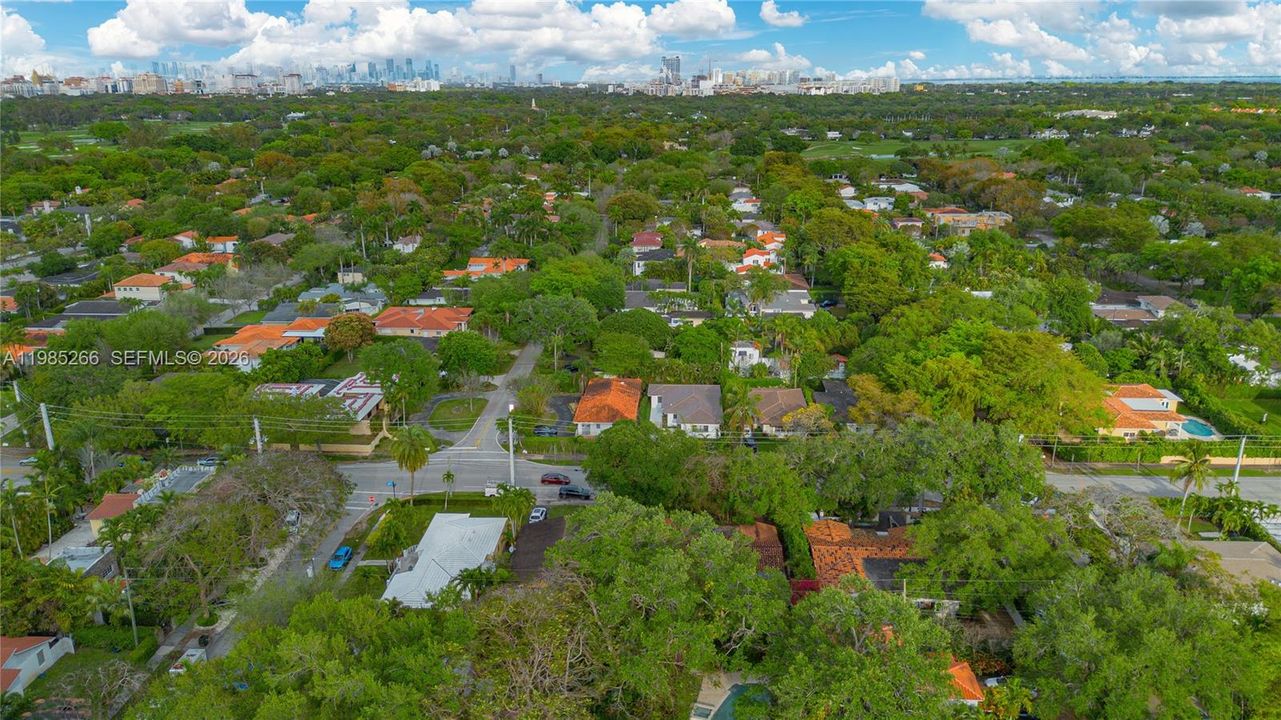 Vendido Recientemente: $1,270,000 (3 camas, 2 baños, 1470 Pies cuadrados)