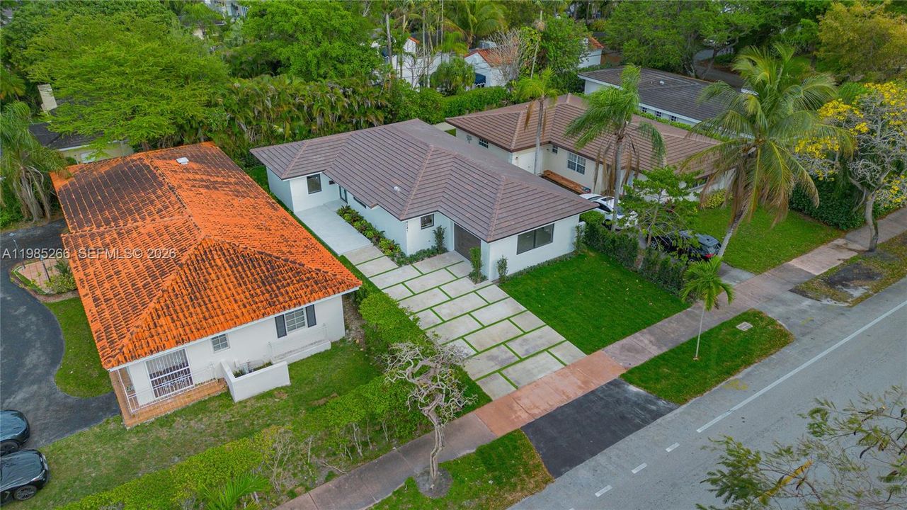 Vendido Recientemente: $1,270,000 (3 camas, 2 baños, 1470 Pies cuadrados)