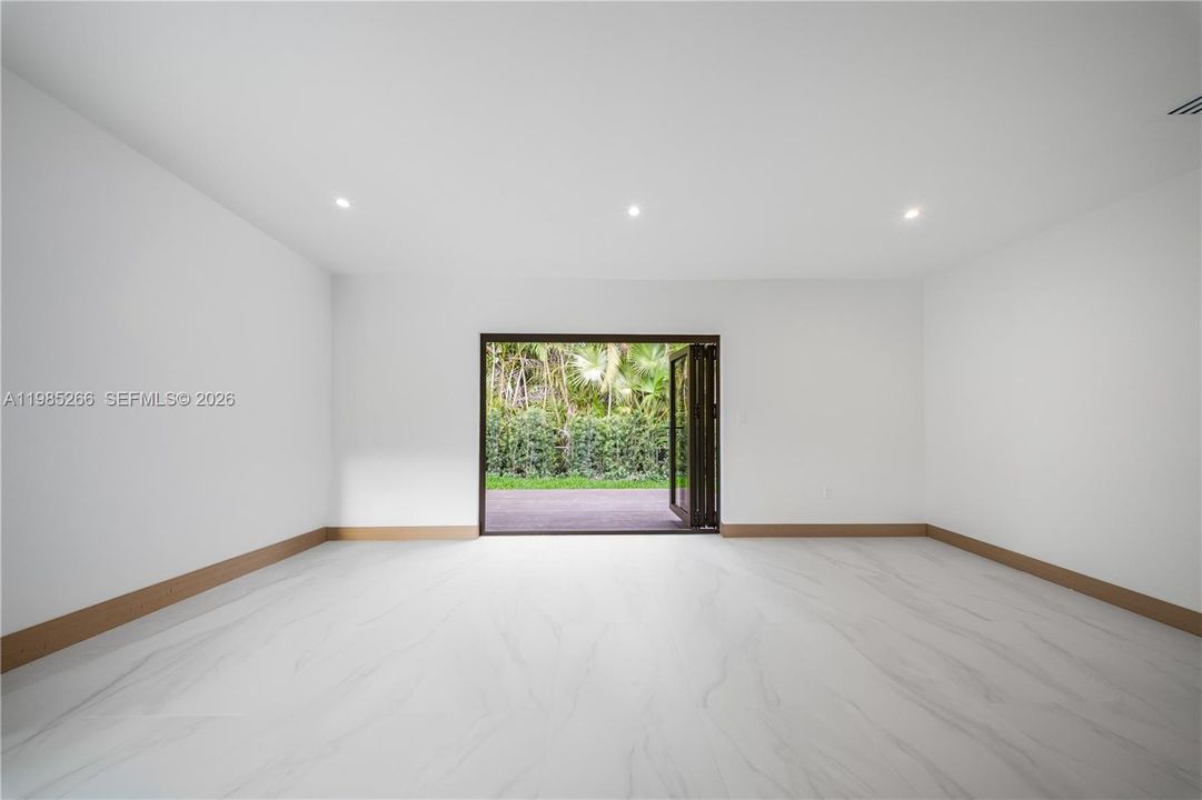 Vendido Recientemente: $1,270,000 (3 camas, 2 baños, 1470 Pies cuadrados)