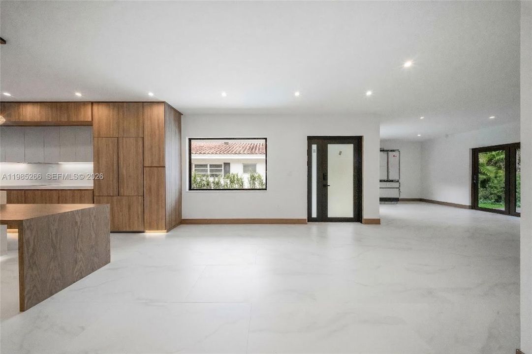 Vendido Recientemente: $1,270,000 (3 camas, 2 baños, 1470 Pies cuadrados)