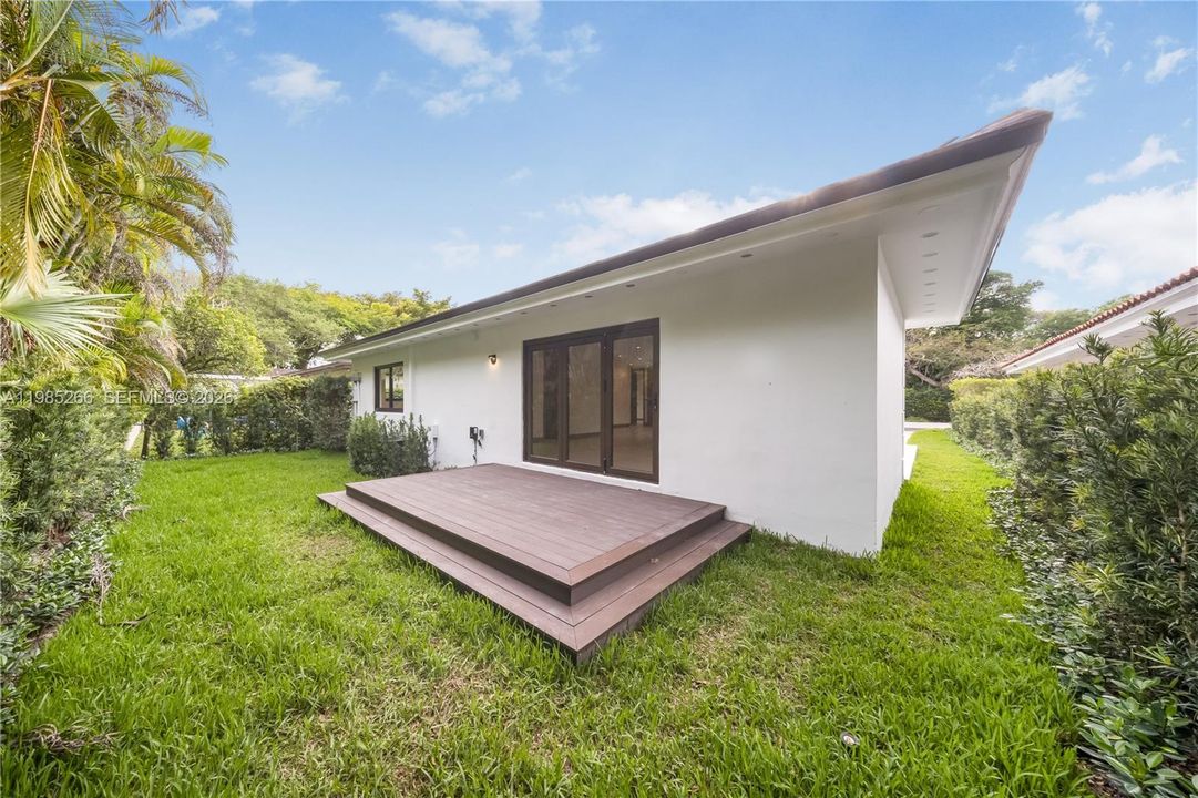 Vendido Recientemente: $1,270,000 (3 camas, 2 baños, 1470 Pies cuadrados)
