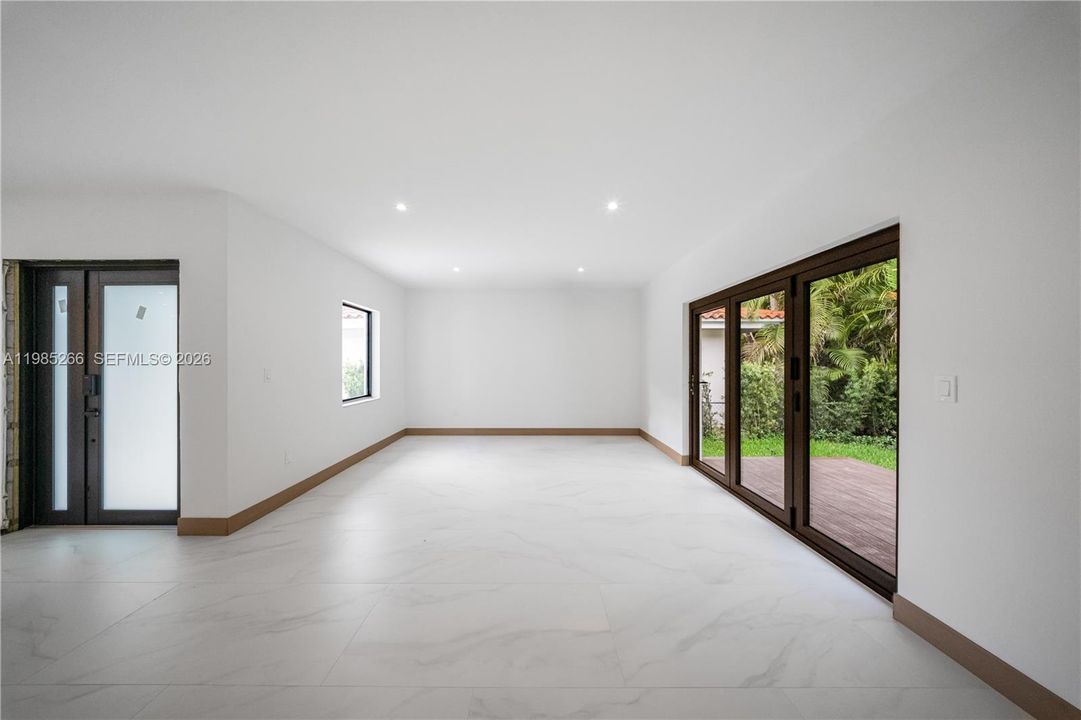 Vendido Recientemente: $1,270,000 (3 camas, 2 baños, 1470 Pies cuadrados)