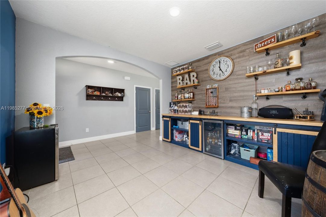 Active With Contract: $430,000 (4 beds, 2 baths, 2483 Square Feet)